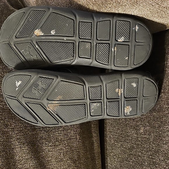 Under Armour Slides - Picture 4 of 5